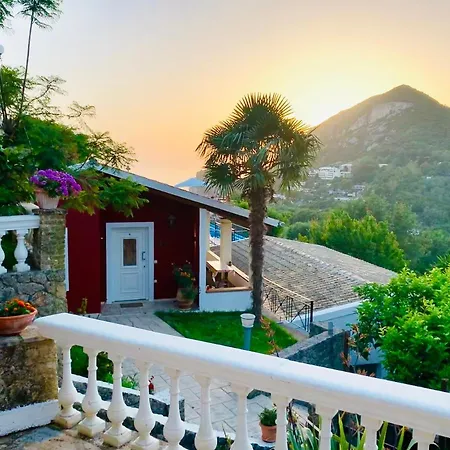 بيت للعطل Ermones Emerald Vátos