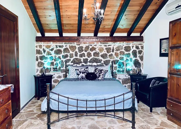 Ermones Emerald Vátos