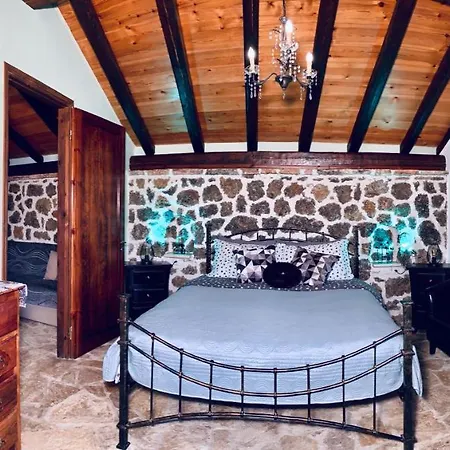 Ermones Emerald * Vátos